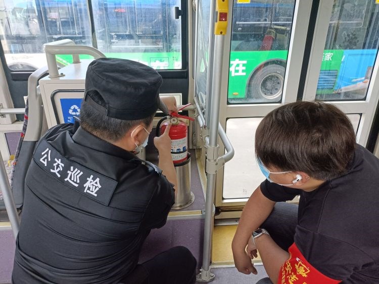 馬健、周陽(yáng).jpeg